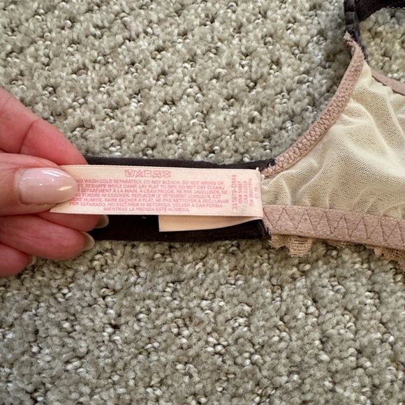 Victoria's Secret Cream and Purple Lace Overlay Bra - Picture 7 of 8